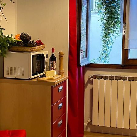 San Lorenzo Apartment In Red Флоренция Экстерьер фото