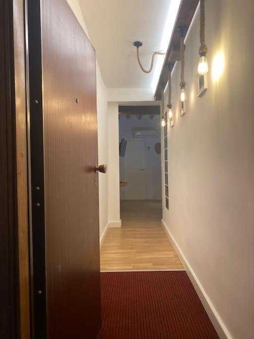 San Lorenzo Apartment In Red Флоренция Экстерьер фото