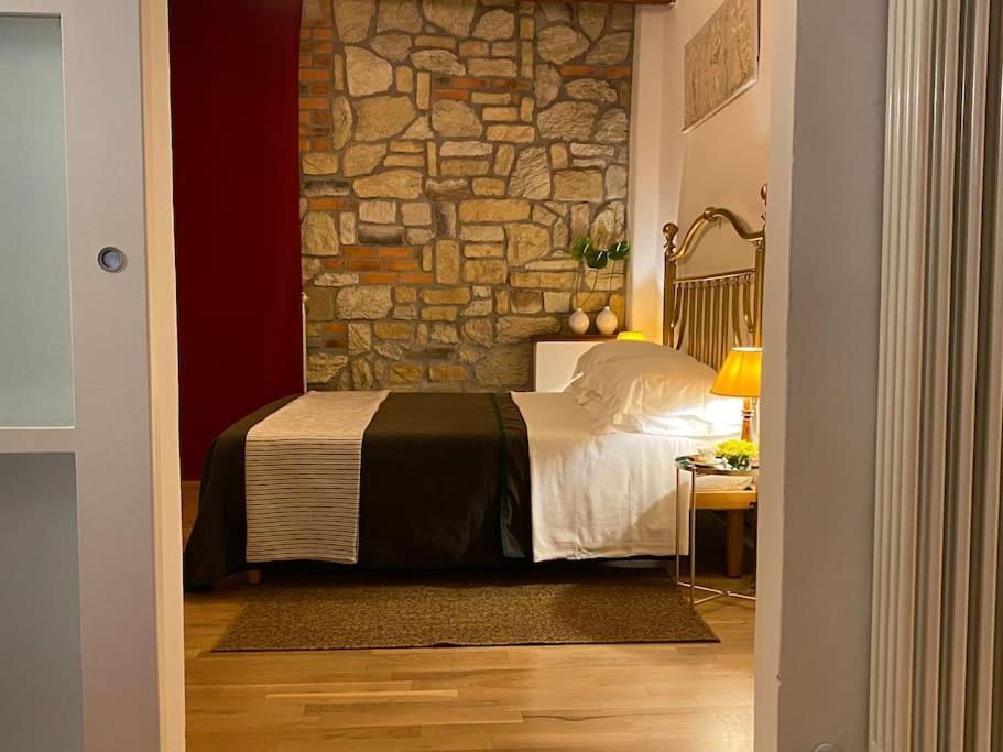San Lorenzo Apartment In Red Флоренция Экстерьер фото