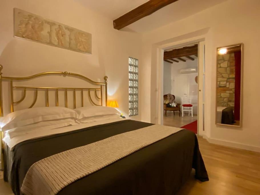 San Lorenzo Apartment In Red Флоренция Экстерьер фото