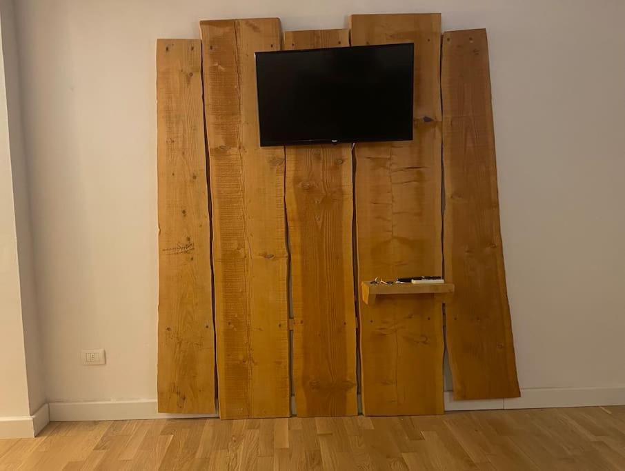San Lorenzo Apartment In Red Флоренция Экстерьер фото
