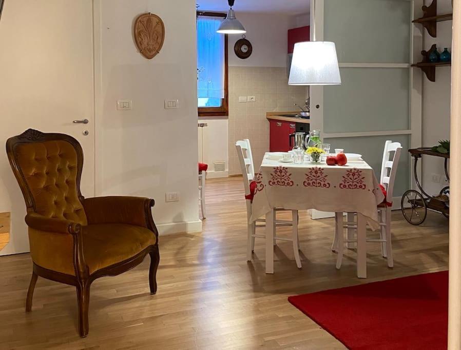 San Lorenzo Apartment In Red Флоренция Экстерьер фото