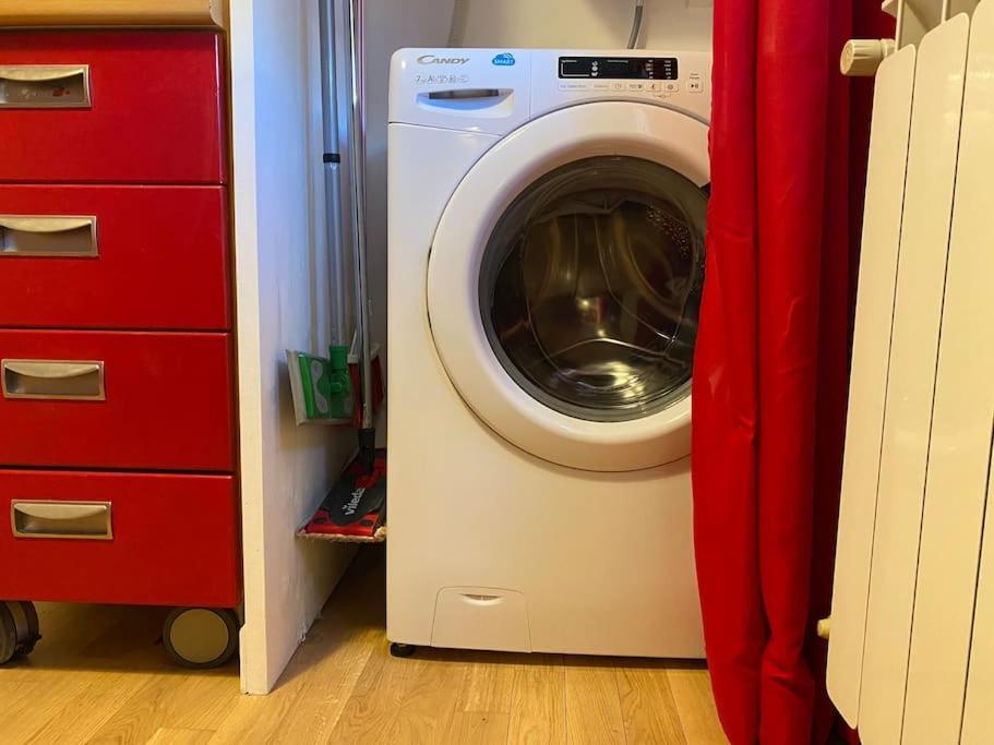 San Lorenzo Apartment In Red Флоренция Экстерьер фото