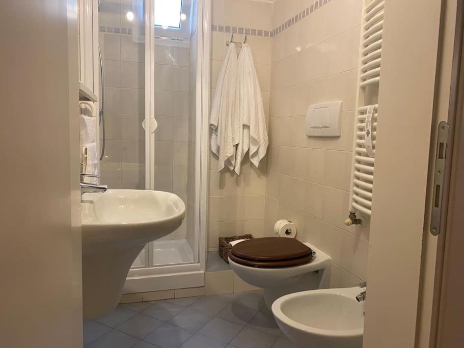 San Lorenzo Apartment In Red Флоренция Экстерьер фото