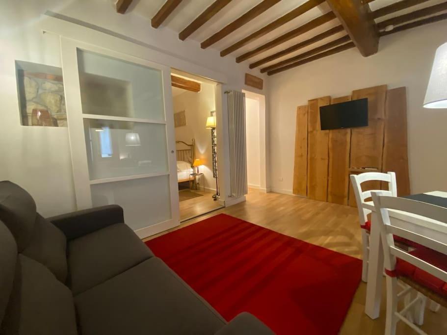 San Lorenzo Apartment In Red Флоренция Экстерьер фото