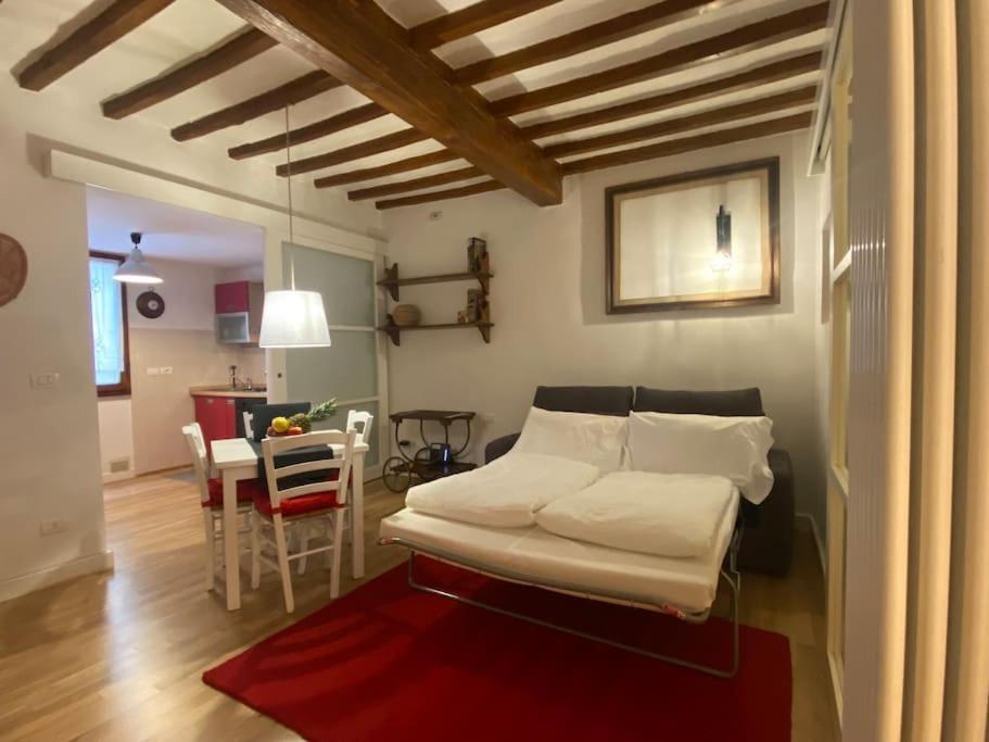 San Lorenzo Apartment In Red Флоренция Экстерьер фото